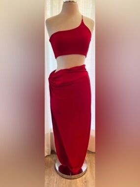 JLUXLABEL Asymmetrical One-Shoulder Red Crop Top